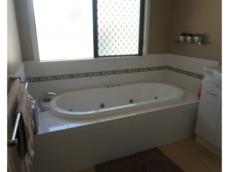 7 Peters Place, Bowen QLD 4805