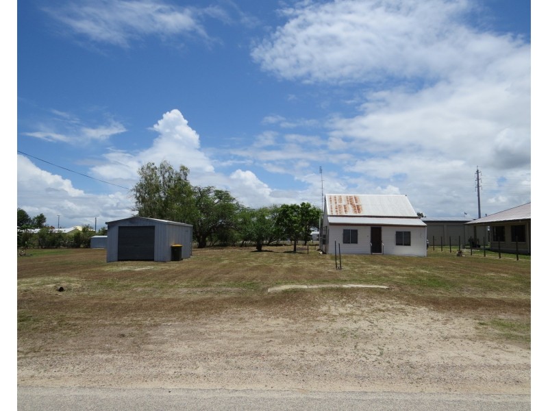 27 Matthews Street, Bowen QLD 4805