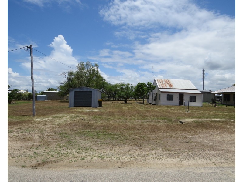 27 Matthews Street, Bowen QLD 4805