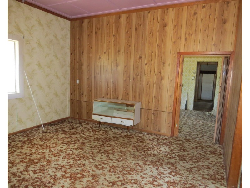 27 Matthews Street, Bowen QLD 4805