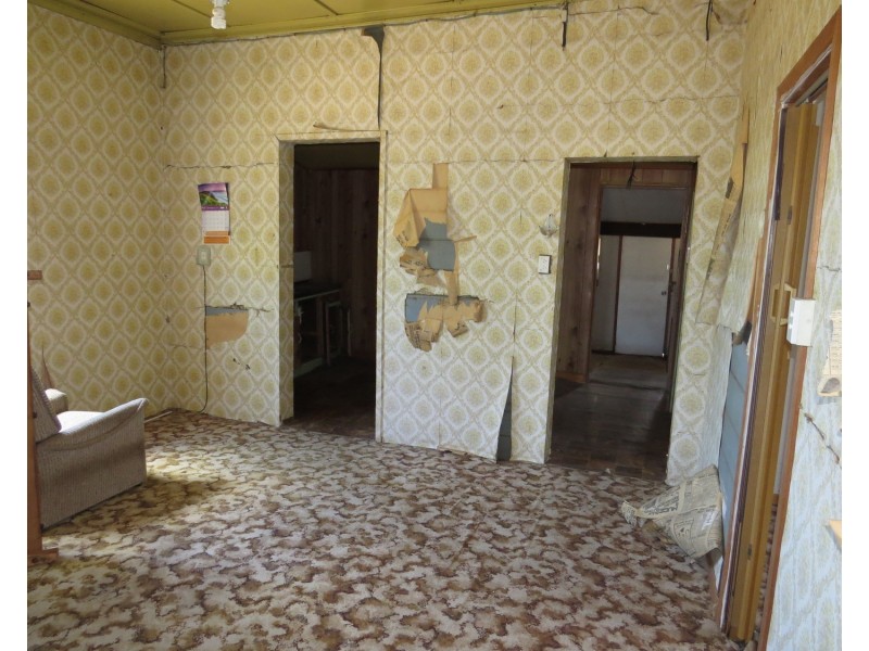 27 Matthews Street, Bowen QLD 4805