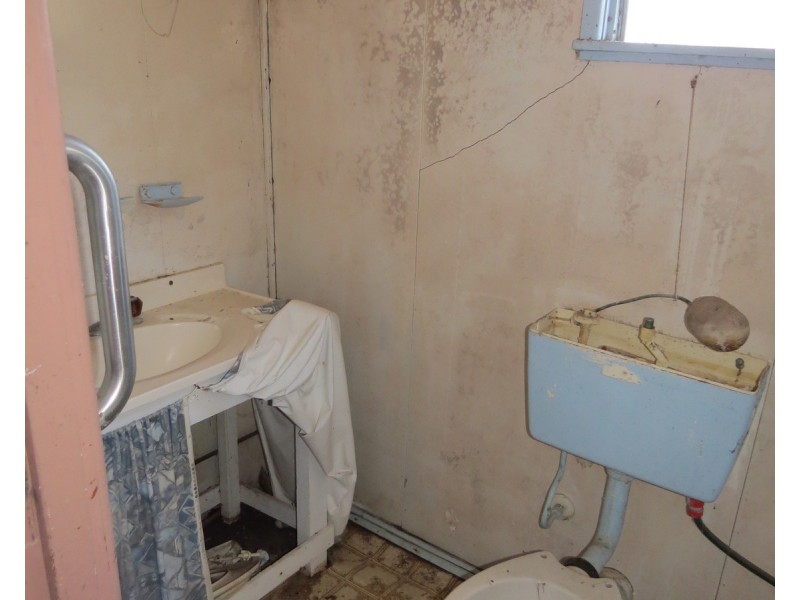 27 Matthews Street, Bowen QLD 4805