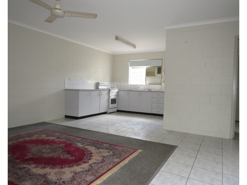 2/41 Crofton Street, Bowen QLD 4805