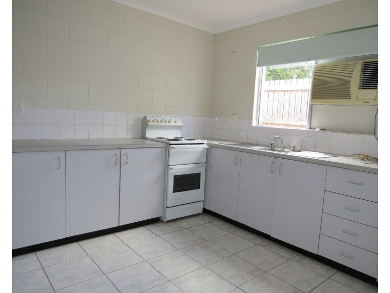 2/41 Crofton Street, Bowen QLD 4805