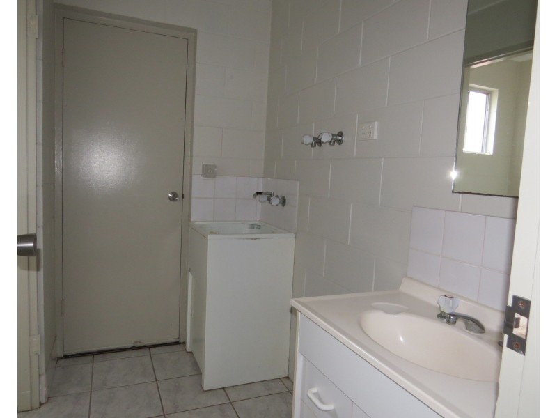 2/41 Crofton Street, Bowen QLD 4805