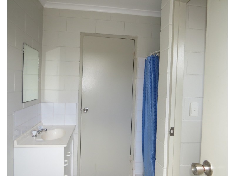 2/41 Crofton Street, Bowen QLD 4805