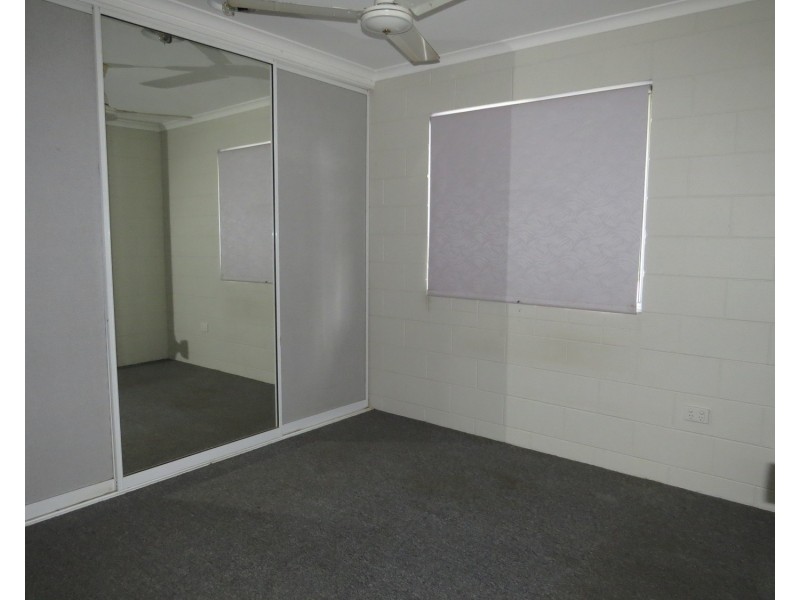 2/41 Crofton Street, Bowen QLD 4805