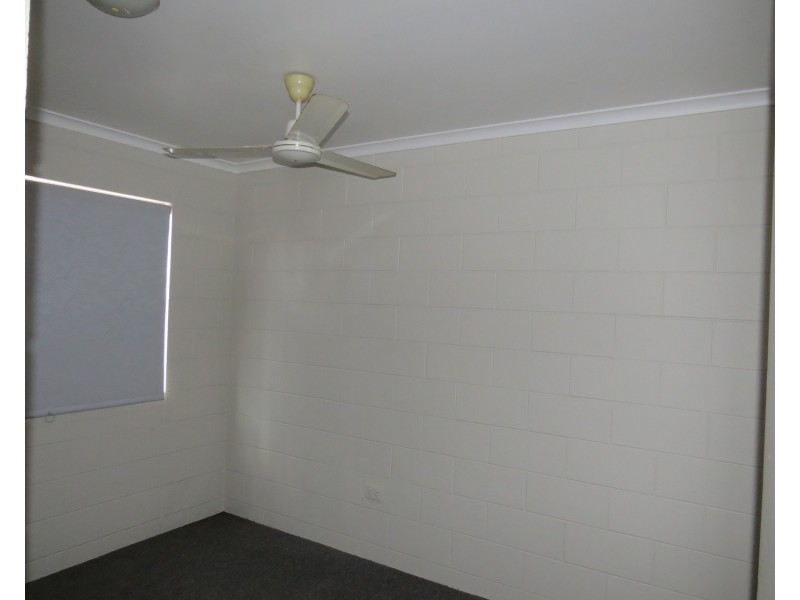 2/41 Crofton Street, Bowen QLD 4805