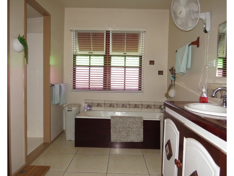 6 Hay Street, Bowen QLD 4805