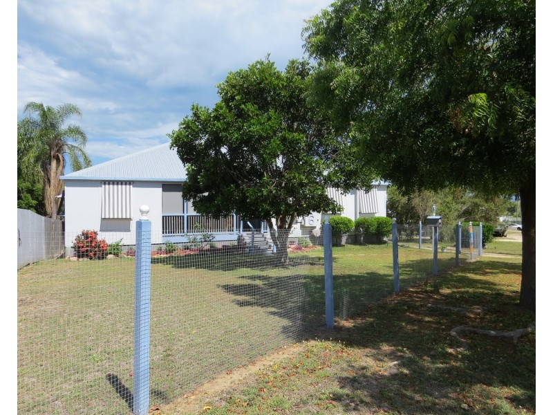 6 Hay Street, Bowen QLD 4805