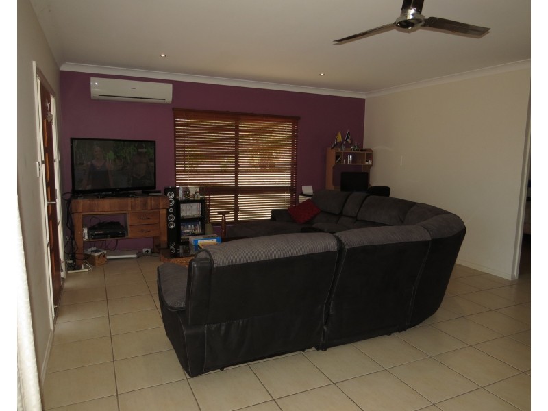 17 Bayview Crescent, Bowen QLD 4805