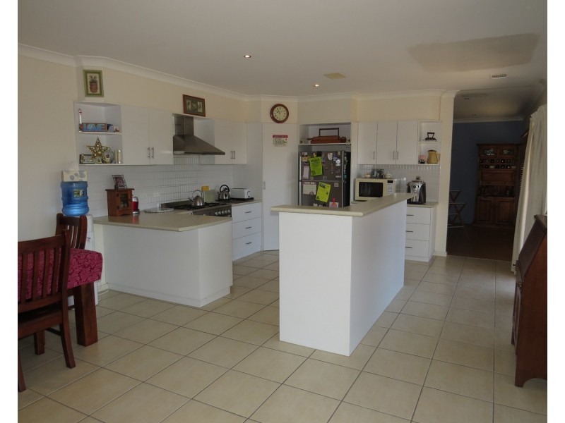 17 Bayview Crescent, Bowen QLD 4805