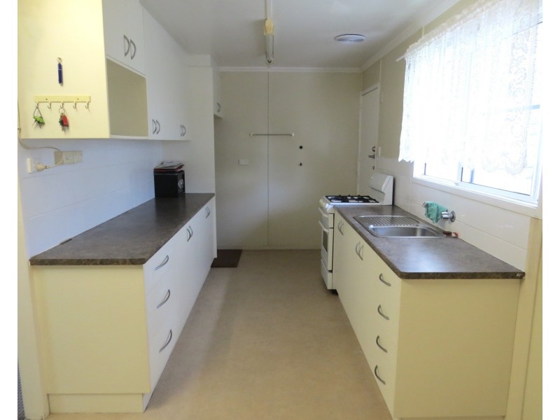 4 Darwen Street, Bowen QLD 4805