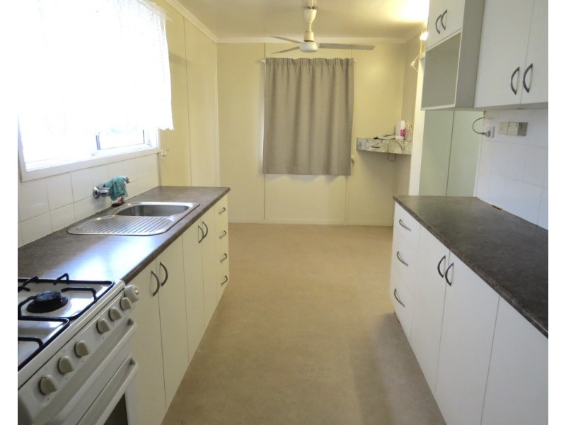 4 Darwen Street, Bowen QLD 4805