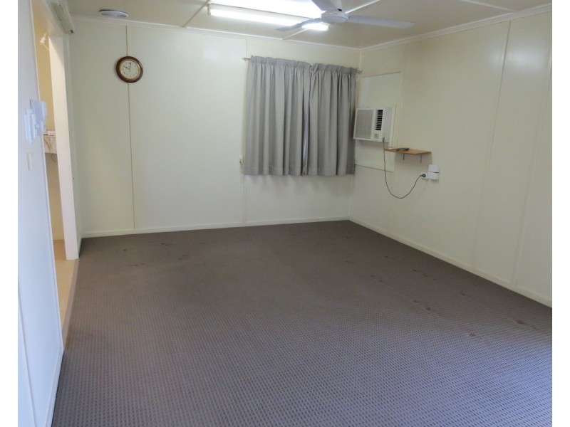 4 Darwen Street, Bowen QLD 4805