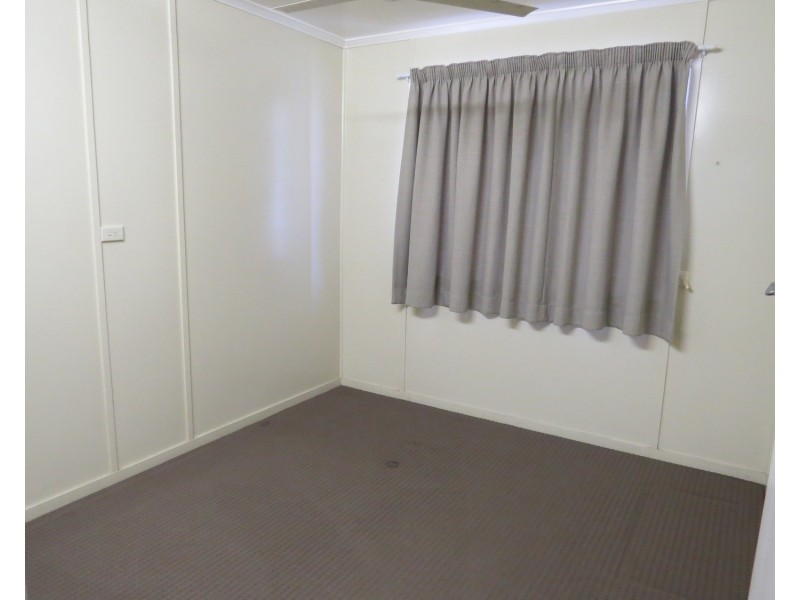 4 Darwen Street, Bowen QLD 4805