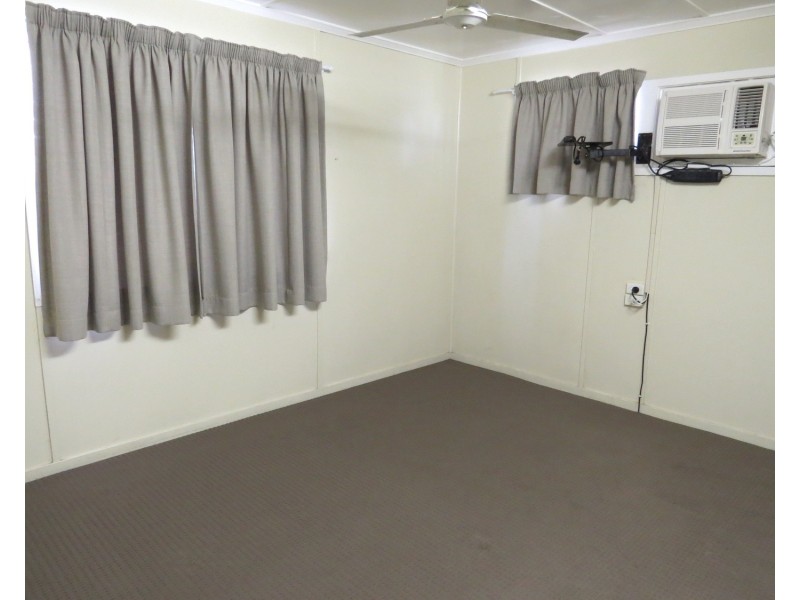 4 Darwen Street, Bowen QLD 4805