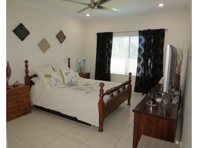 10 Marine Parade, Bowen QLD 4805