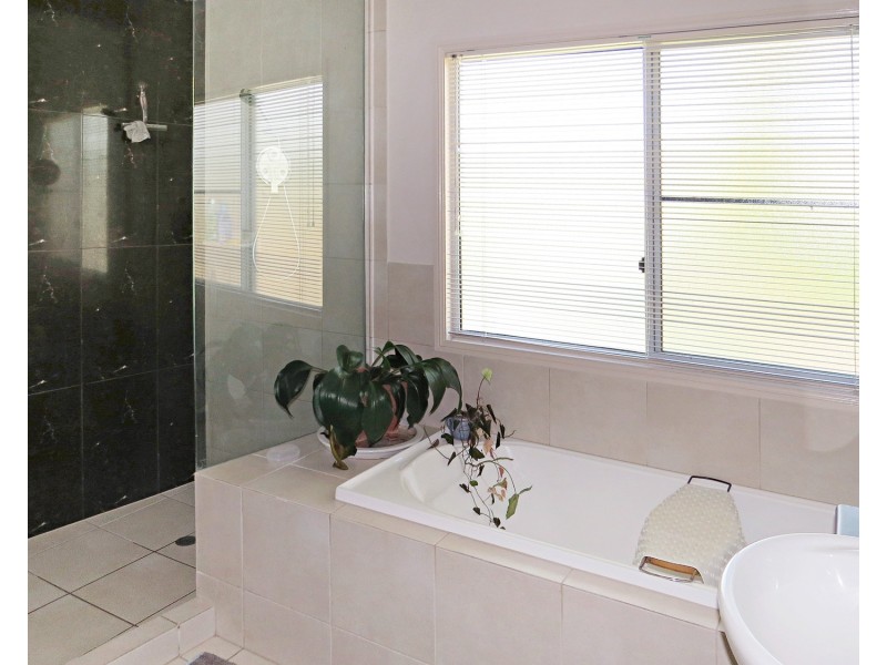 5 Links Road, Bowen QLD 4805