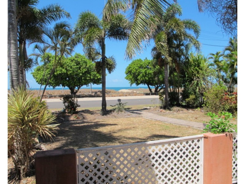 55 Esplanade, Bowen QLD 4805