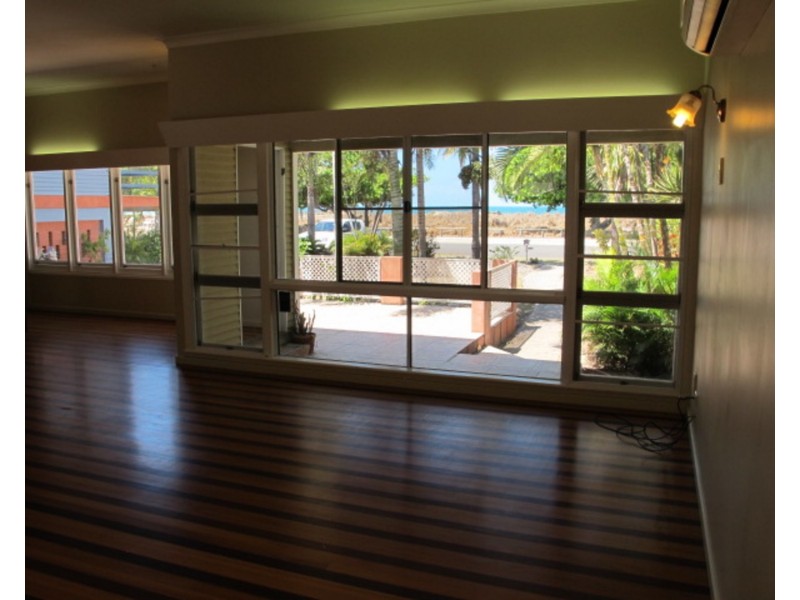 55 Esplanade, Bowen QLD 4805
