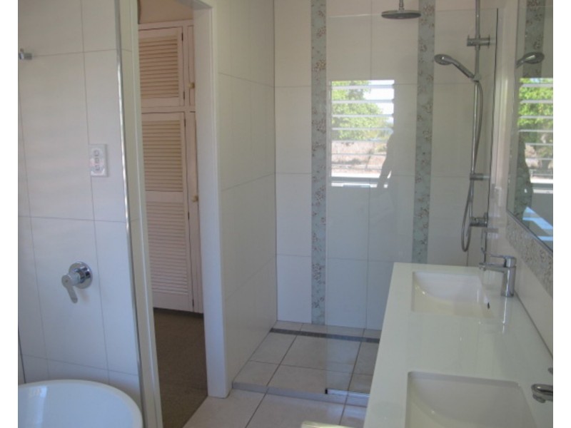 55 Esplanade, Bowen QLD 4805