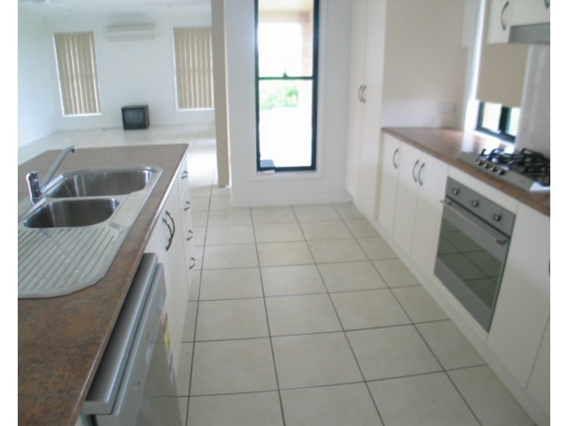 1/11 Craigie Court, Bowen QLD 4805