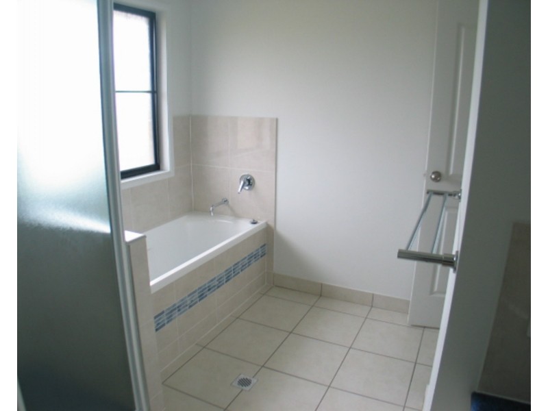 1/11 Craigie Court, Bowen QLD 4805