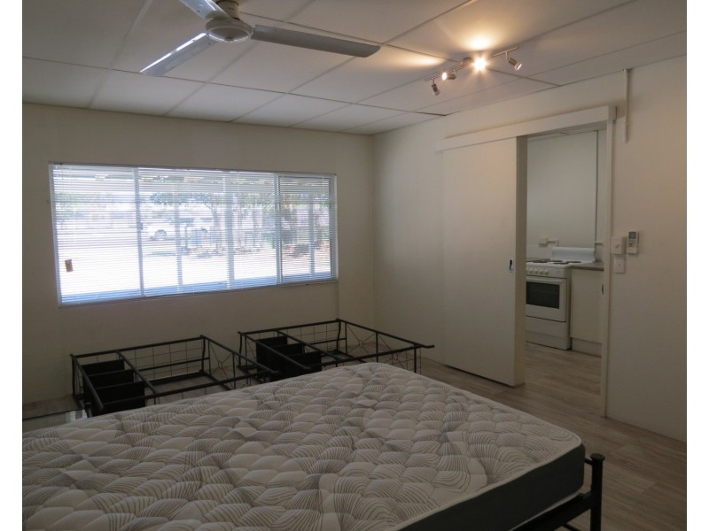 2/10 Dalrymple Street, Bowen QLD 4805