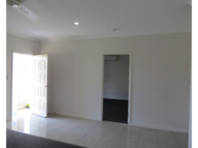 33 Seabreeze Crescent, Bowen QLD 4805