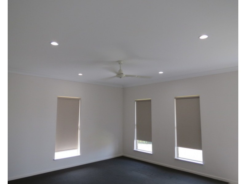 33 Seabreeze Crescent, Bowen QLD 4805