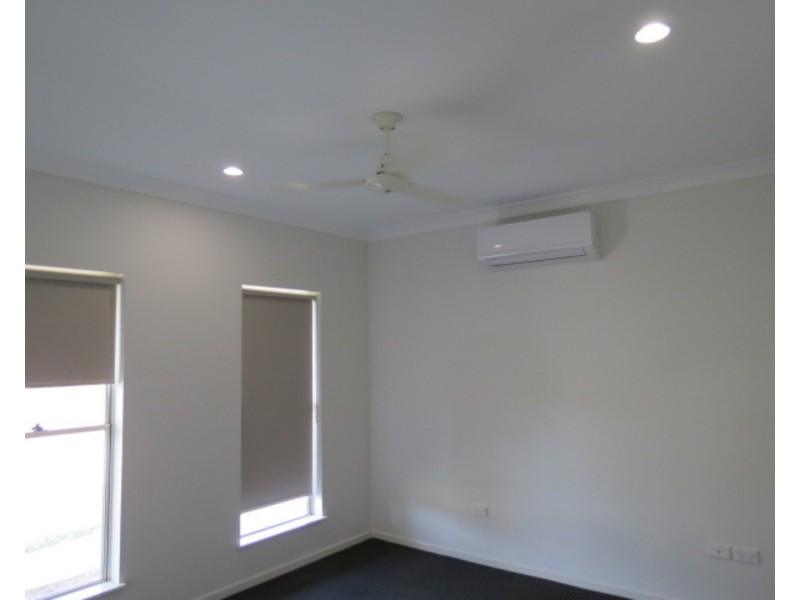 33 Seabreeze Crescent, Bowen QLD 4805