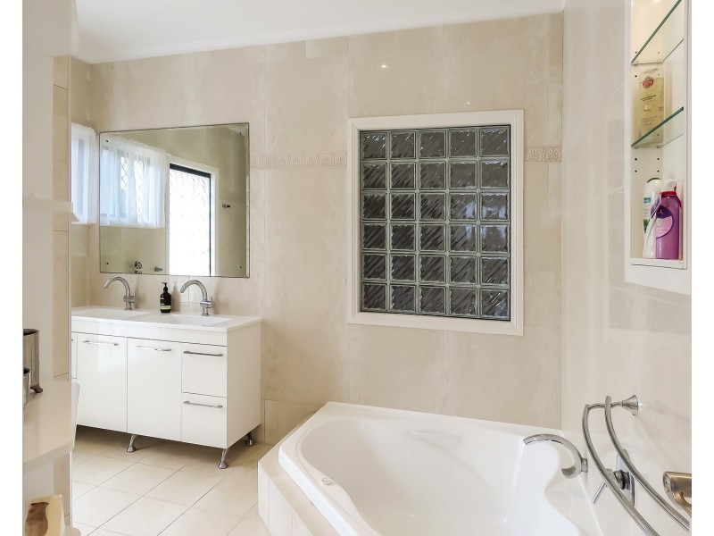 60 Brampton Drive, Bowen QLD 4805