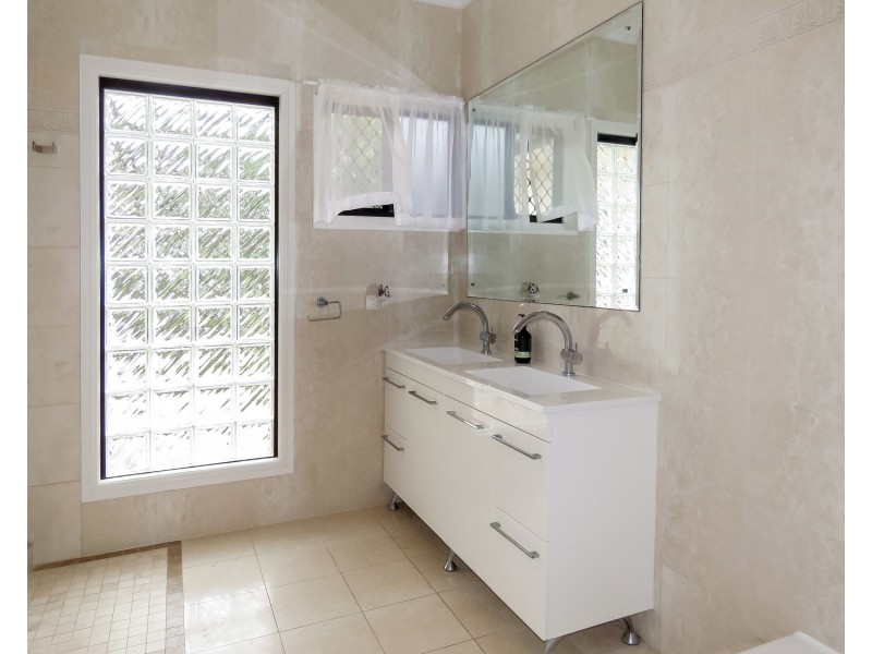 60 Brampton Drive, Bowen QLD 4805