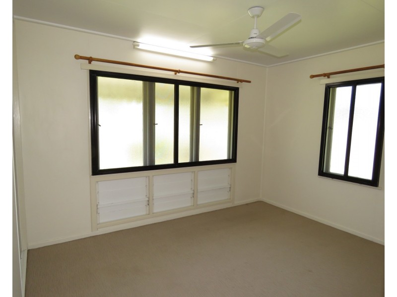 25 Golf Links Road, Bowen QLD 4805