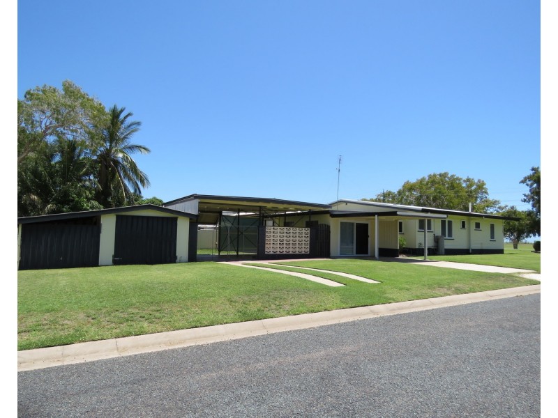 25 Golf Links Road, Bowen QLD 4805