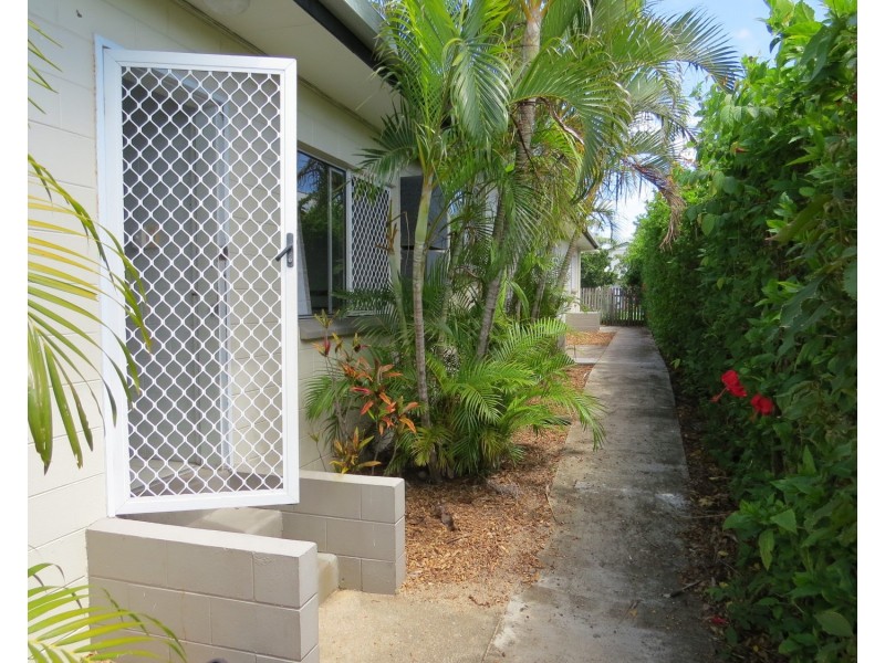 2 /16 Powell Street, Bowen QLD 4805