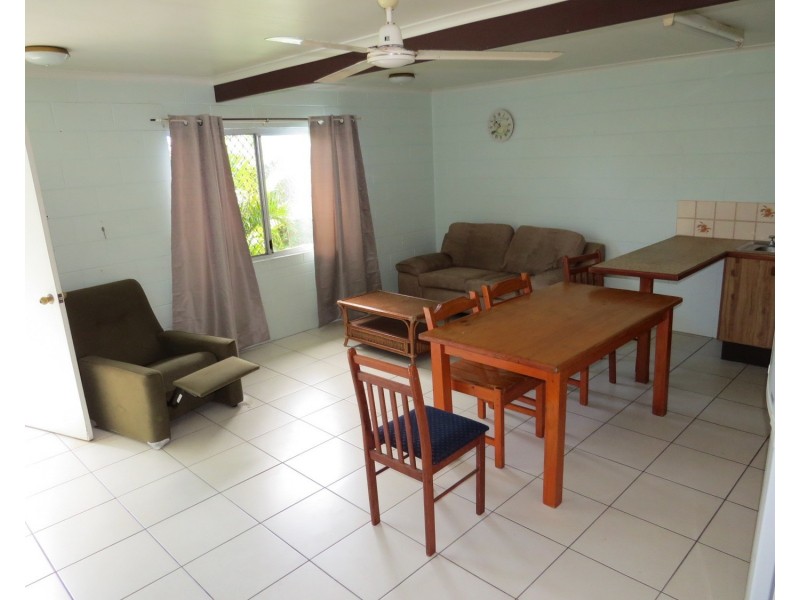2 /16 Powell Street, Bowen QLD 4805