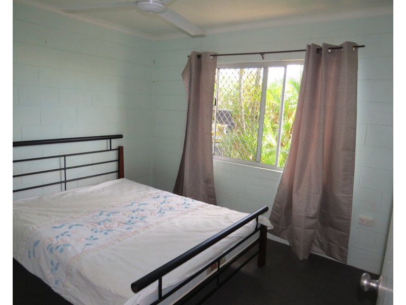 2 /16 Powell Street, Bowen QLD 4805