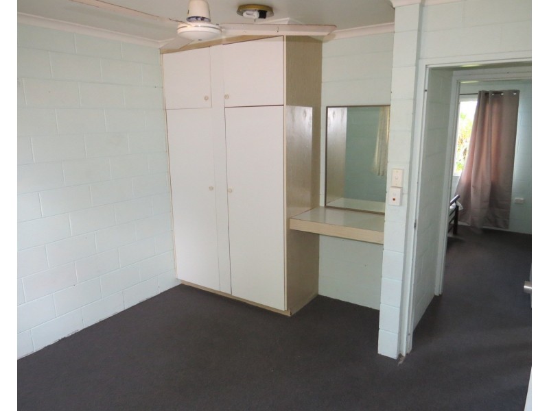 2 /16 Powell Street, Bowen QLD 4805