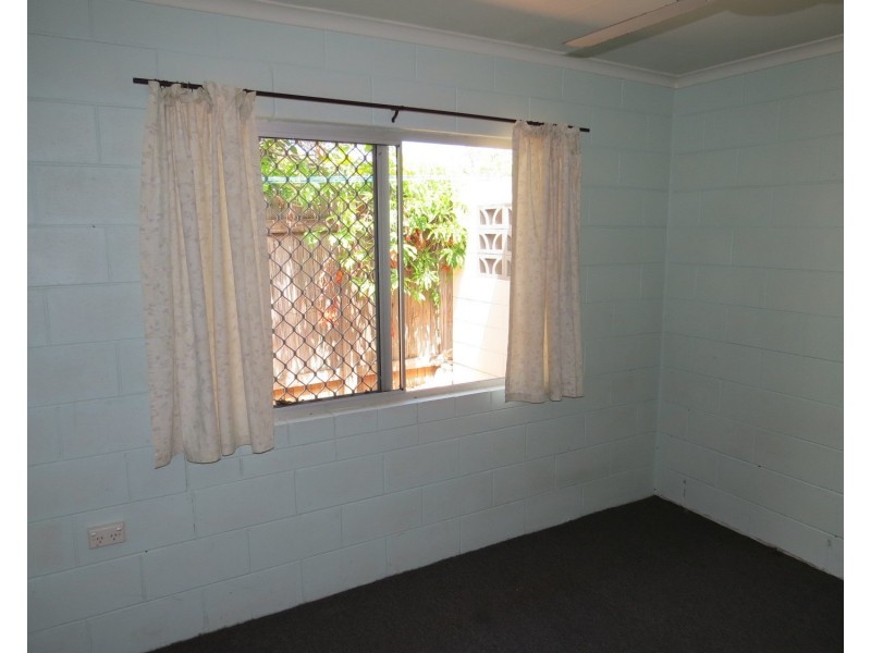 2 /16 Powell Street, Bowen QLD 4805