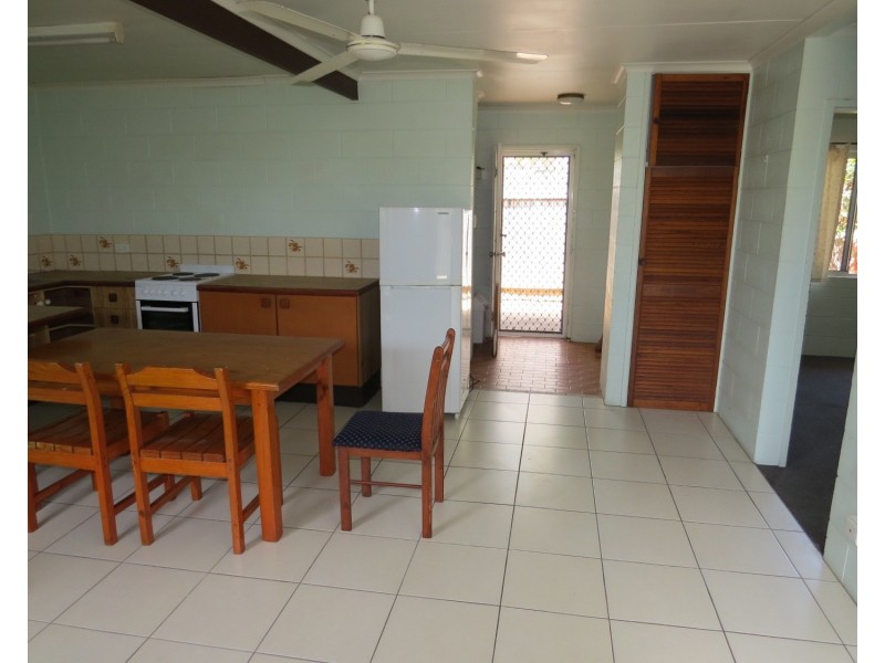 2 /16 Powell Street, Bowen QLD 4805