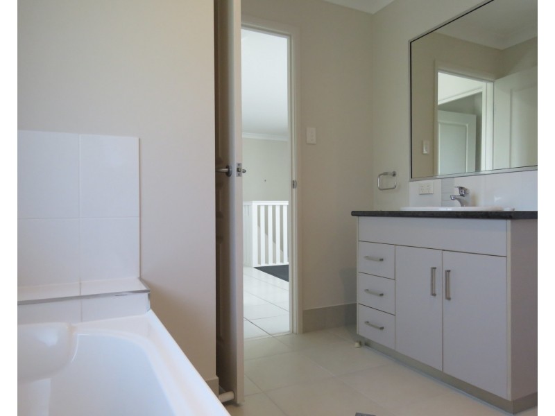 16 Sunshine Court, Bowen QLD 4805