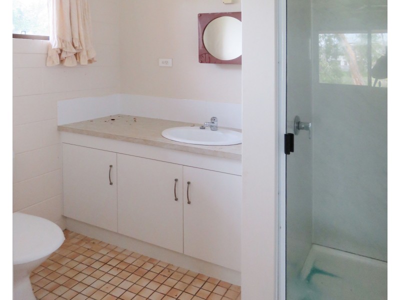16 Oak Crescent, Bowen QLD 4805