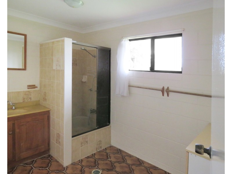 16 Oak Crescent, Bowen QLD 4805