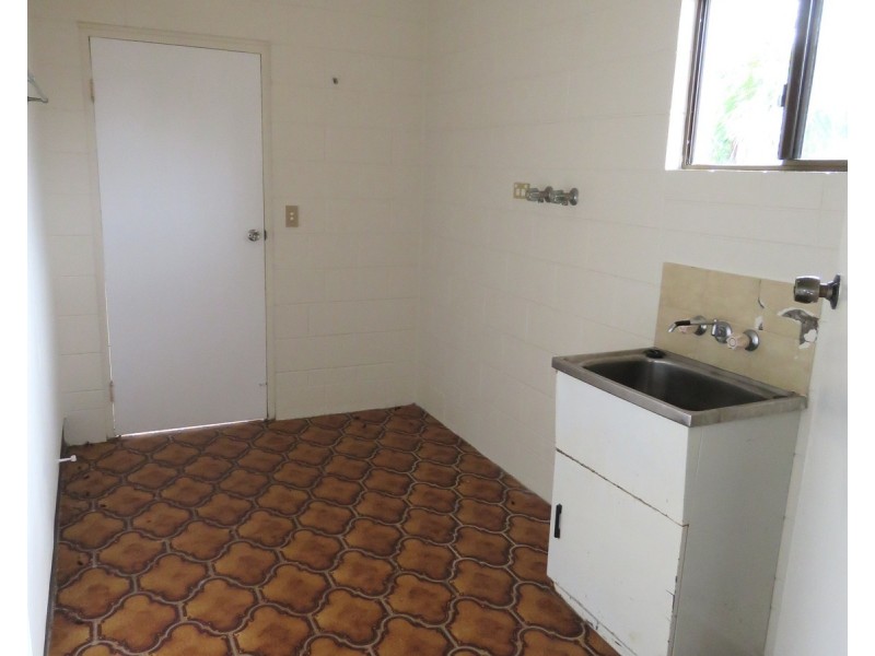 16 Oak Crescent, Bowen QLD 4805