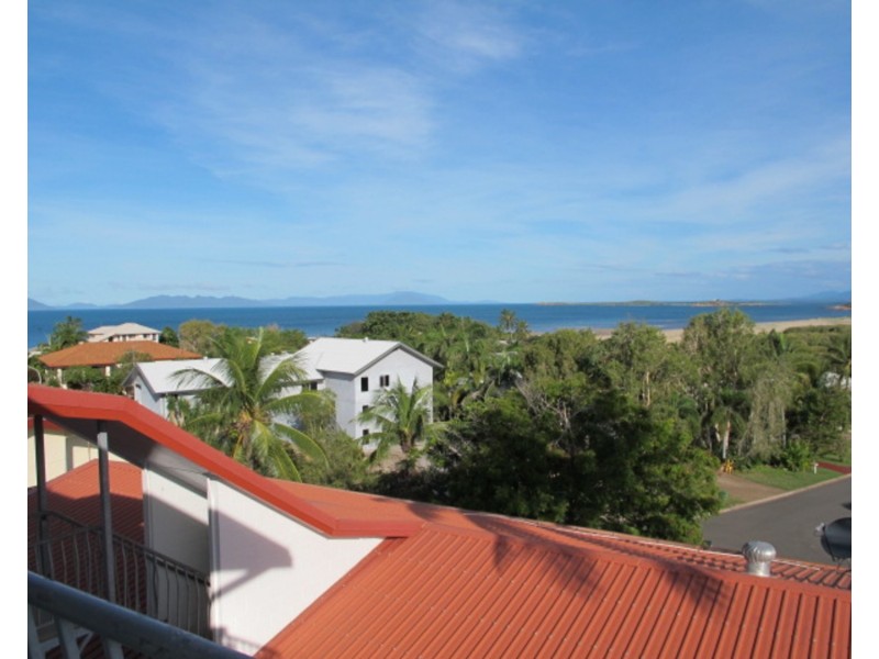 3/10 Poinciana Drive, Bowen QLD 4805