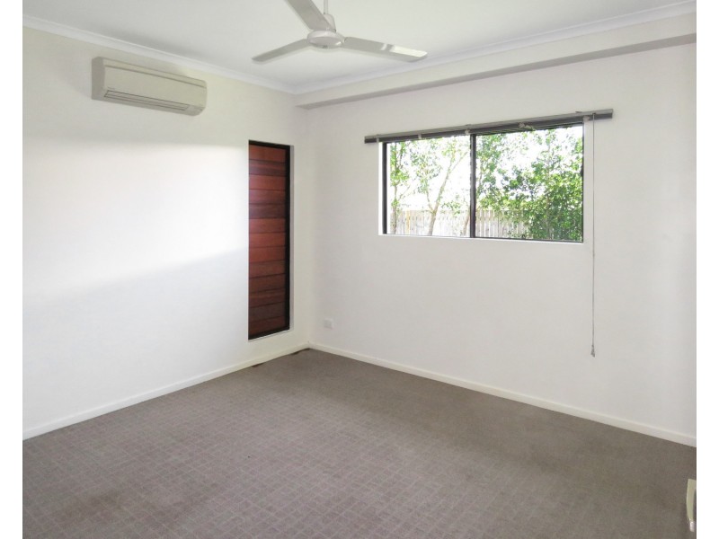 18 Banks Drive, Bowen QLD 4805