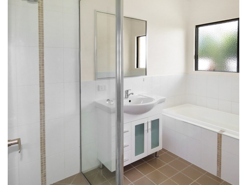 18 Banks Drive, Bowen QLD 4805