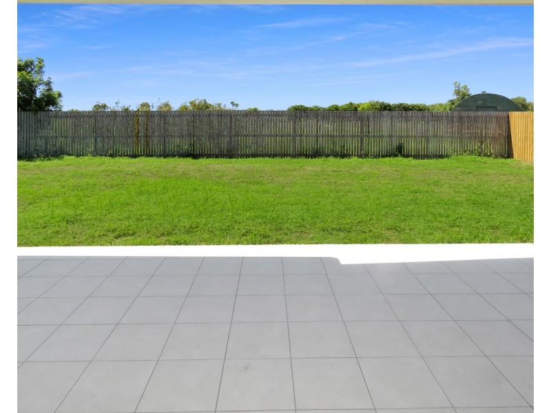 18 Banks Drive, Bowen QLD 4805